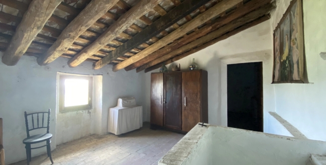 CASA AMB ENCANT PER REHABILITAR A PONTÓS.