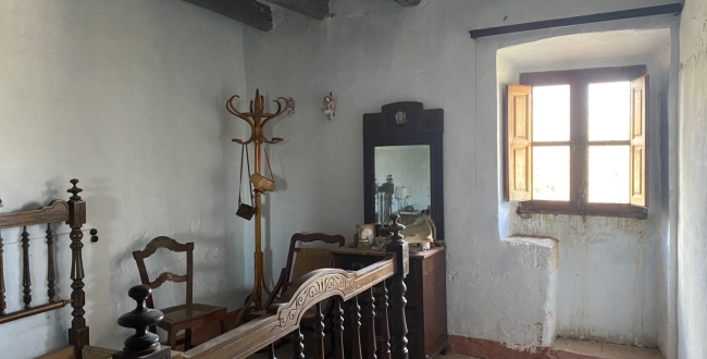 CASA AMB ENCANT PER REHABILITAR A PONTÓS.