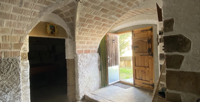 CASA AMB ENCANT PER REHABILITAR A PONTÓS.