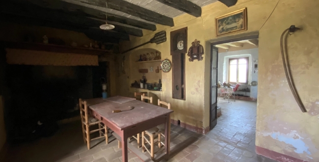 CASA AMB ENCANT PER REHABILITAR A PONTÓS.